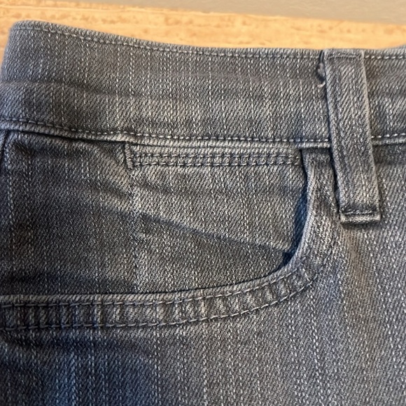 Not Your Daughters Jeans Size 8 Inseam 29 inches - Picture 3 of 8